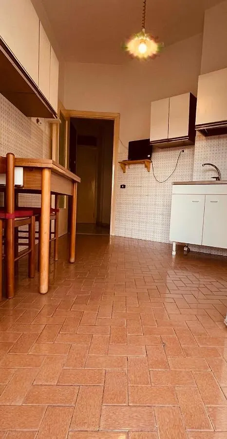 Alessandra'S Home 0*, روما